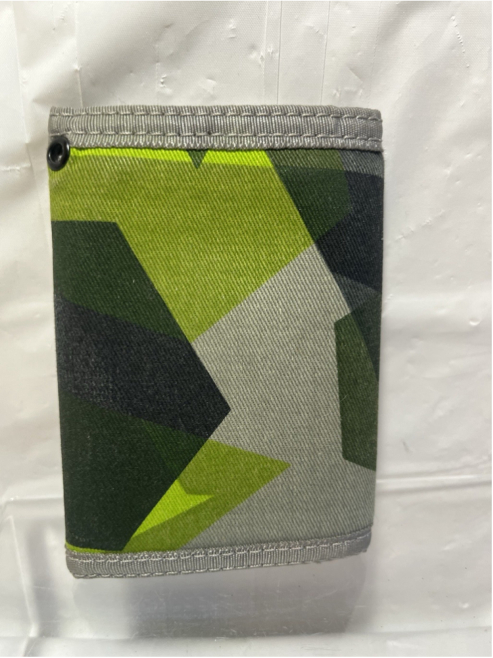 Volcom Sport Active Designer Mens Street Style Logo tri Fold Wallet Camo